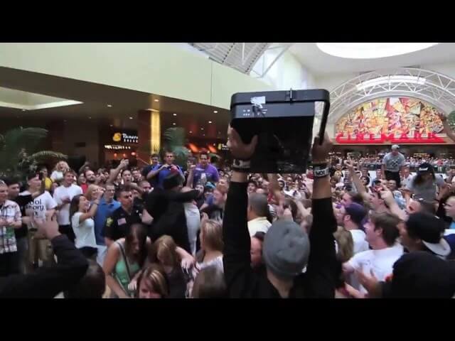 Rapper organizes food court flash mob to make a "statement"