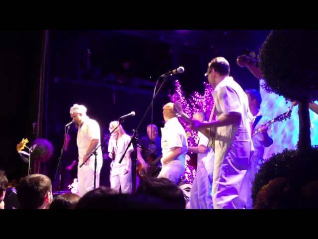 Watch Fred Armisen cover TLC with help from members of Les Savy Fav and Yo La Tengo