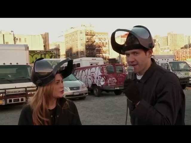 Lindsay Lohan and Billy Eichner destroyed a car because they’re mad at How I Met Your Mother