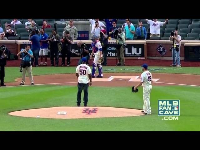 50 Cent threw a horrible first pitch last night