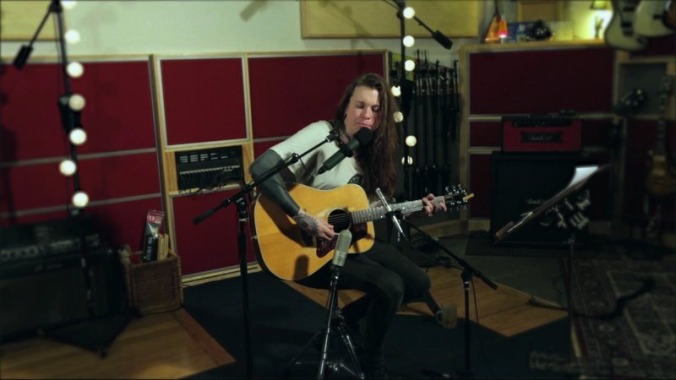 Against Me!’s Laura Jane Grace discusses and performs “Pretty Girls (The Mover)”