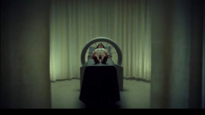 Our farewell to Hannibal begins with a 20-vagina salute