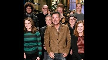 Tina! Amy! Maya! The Boss! SNL brings out the big guns in a decent end to 2015