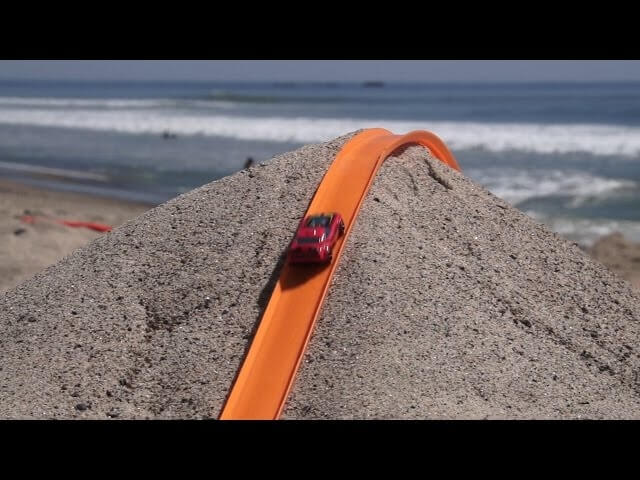 Enjoy some high-octane beach racing action, courtesy of Hot Wheels