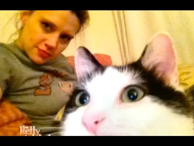 This video proves Kate McKinnon loves to chitty-chat about her kitty cat