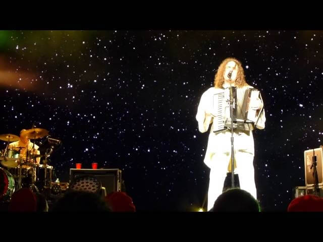 “Weird Al” Yankovic joins forces with Lin-Manuel Miranda for “Yoda” performance