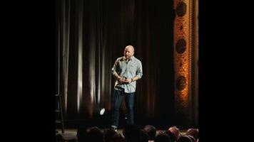 Kyle Kinane gets impressively Loose In Chicago