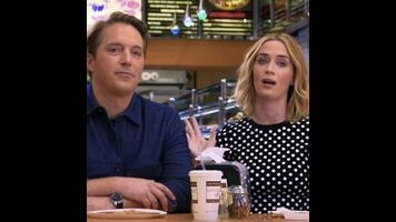 Emily Blunt’s efforts can’t energize a dull SNL