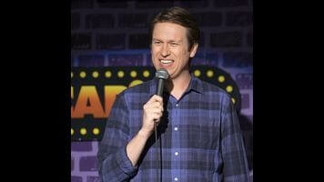 Unlike real couch surfers, Pete Holmes will grow on you in Crashing