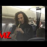 Airlines’ bad month continues as Kenny G plays concert on Delta flight