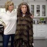 In season three finale, Grace And Frankie let their fears float away in a hot air balloon