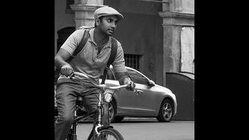 Master Of None understands dating-app culture more than most television