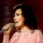 Loretta Lynn forced to postpone tour dates after suffering a stroke