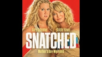 Amy Schumer and Goldie Hawn score a few good laughs in the flimsy Snatched