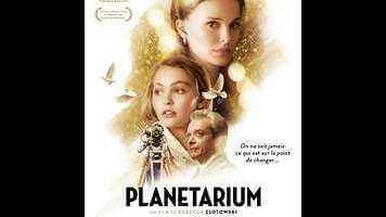 Natalie Portman helps commune with the dead (or does she?) in the muddled Planetarium