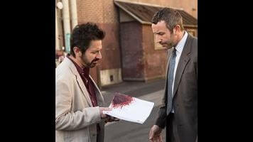 The loose Elmore Leonard adaptation Get Shorty coasts on scruffy charm