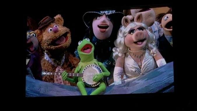 Here's The Muppets playing "Rainbow Connection" live at the Hollywood Bowl last night