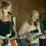 Marika Hackman closes out her session with a wandering, loopy "Boyfriend"