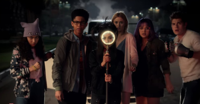 Marvel's Runaways gets a strong new trailer showing off powers and parents