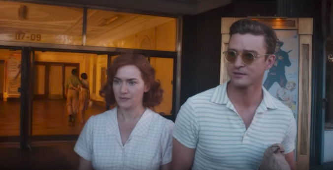 Kate Winslet isn't having much fun in the Wonder Wheel trailer