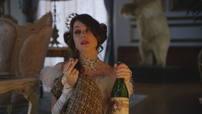 Another Period's Bellacourts battle opioids, strike for suffrage in the season 3 trailer 