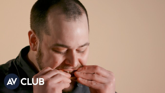 Ex-competitive eater Pat Bertoletti teaches us how to tear through a plate of chicken wings