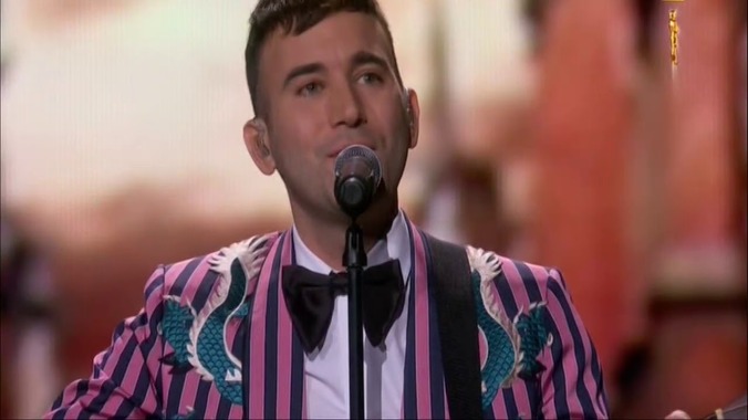 Watch Sufjan Stevens and his jacket serenade the Oscars with St. Vincent and Moses Sumney