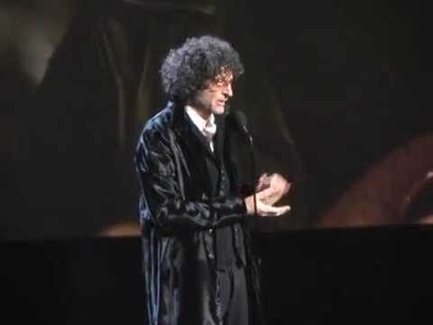 Here's Howard Stern making dick jokes, insulting Rock Hall during Bon Jovi induction speech