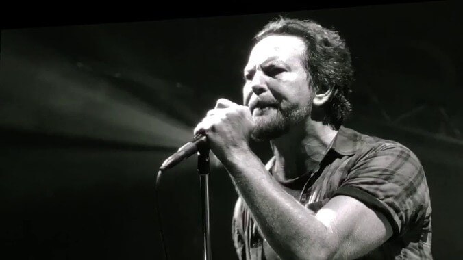 Pearl Jam pays tribute to Tom Petty and Chris Cornell during Seattle homecoming shows 