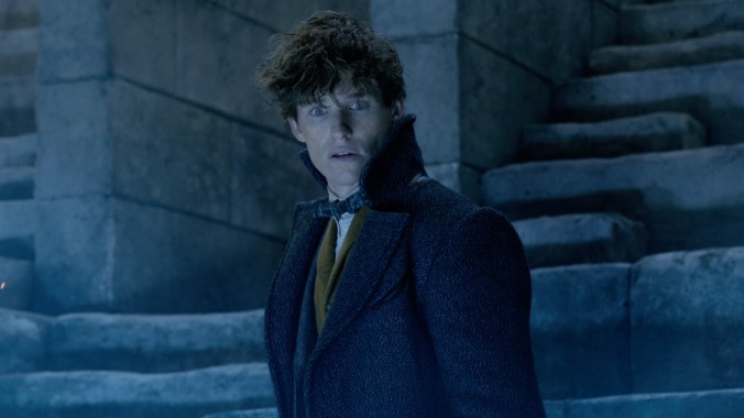 The final Crimes Of Grindelwald trailer arrives with a bizarre twist