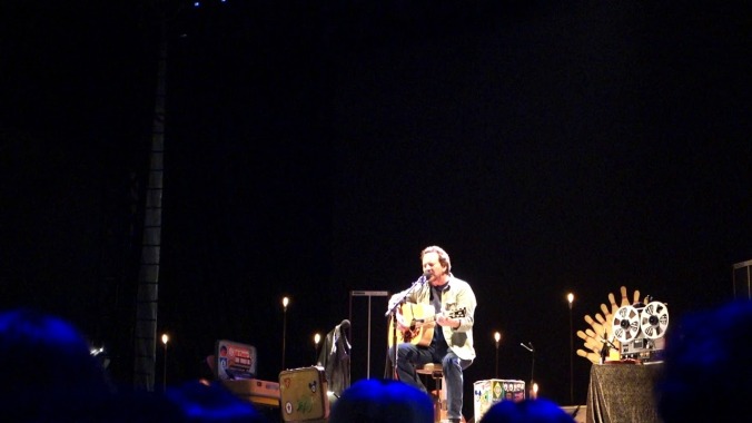 Eddie Vedder performs A Star Is Born's "Maybe It's Time"