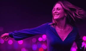 Julianne Moore gets her groove back in the delicate midlife romance Gloria Bell