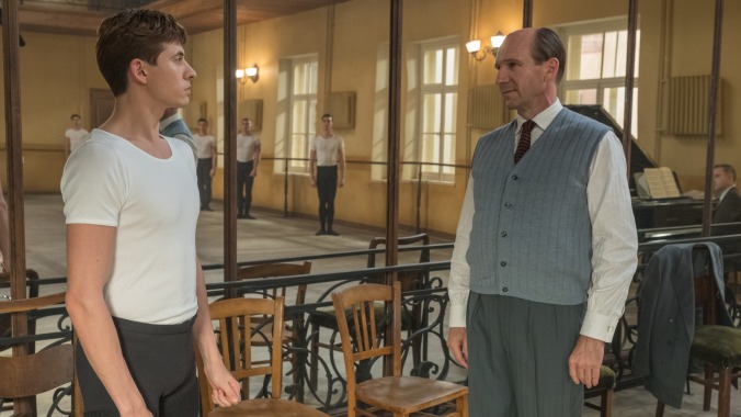 Ralph Fiennes’ ballet biopic The White Crow can’t find its footing