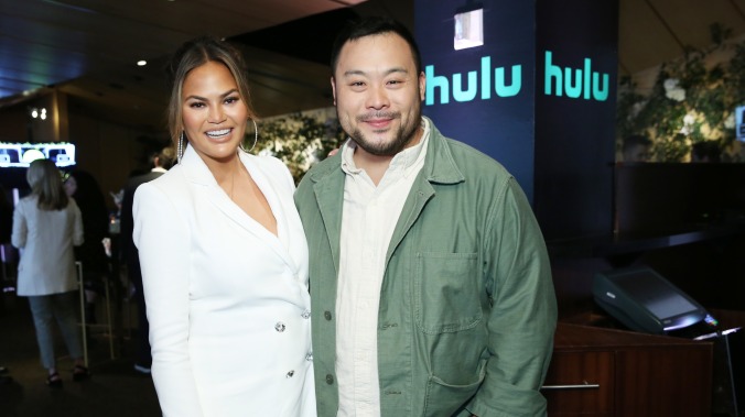 克里斯西·泰根（Chrissy Teigen）和戴維·張（David Chang）參加Hulu烹飪表演