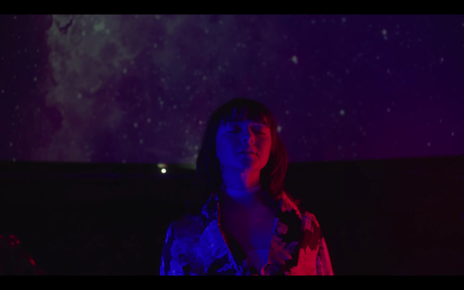 Maisie Williams is out here talking about "the cosmic perspective" in Alice Phoebe Lou’s new video