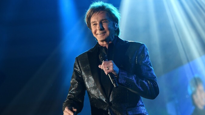 Easy-listening legend Barry Manilow gives $100,000 to hurricane-ravaged high school band