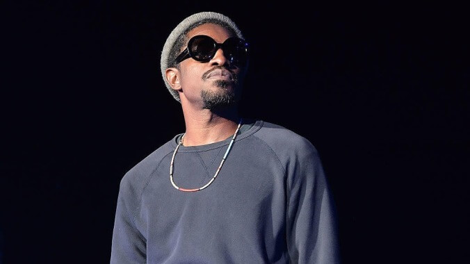 André 3000 just wandering the streets, playing the flute for delighted strangers