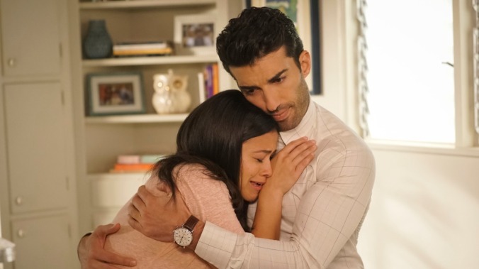 Jane The Virgin embraces crime in a big way to pump up the suspense