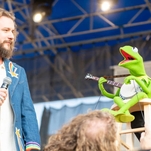 Indie rock sensation Kermit The Frog jams with Jim James and Janet Weiss