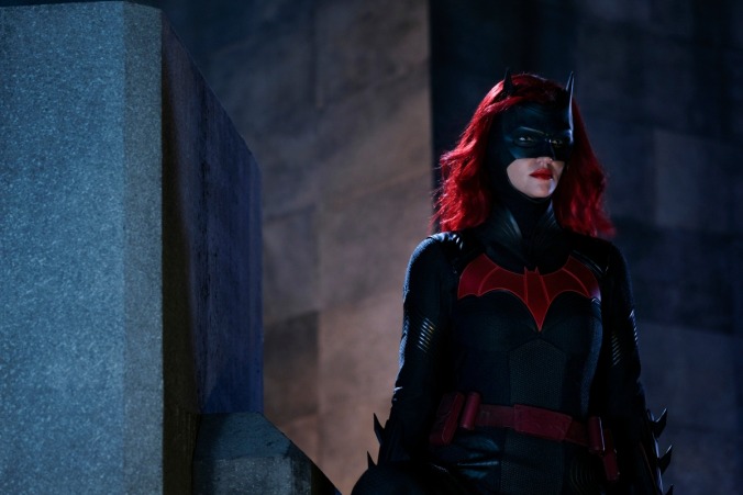 Batwoman loses hope, but finally dons her most famous accessory