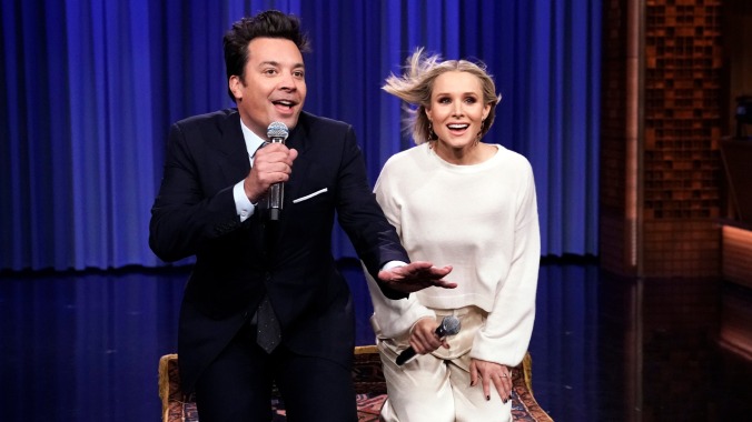 Kristen Bell and male friend do 17 Disney songs in 5 minutes on The Tonight Show