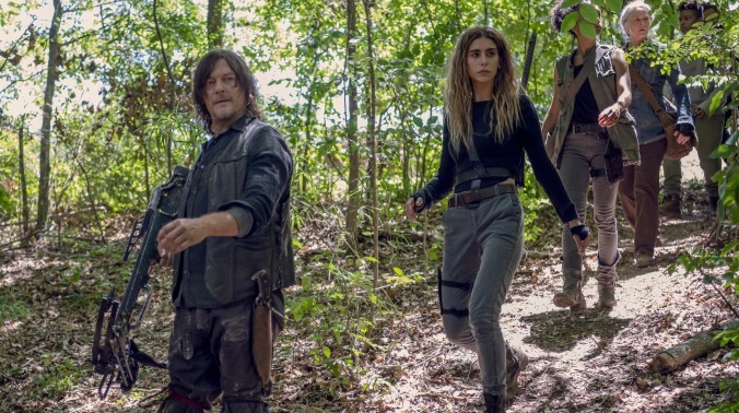 The Walking Dead kills, then falls into a hole for its midseason finale