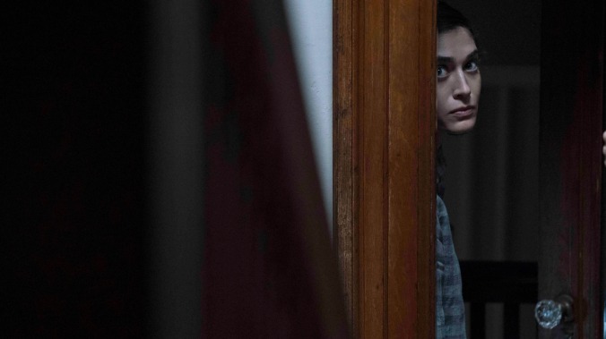 Lizzy Caplan on departing Castle Rock, plus we pay a little visit to Stumptown