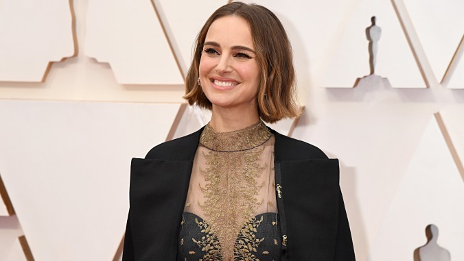 Natalie Portman’s Oscars ensemble was embroidered with the names of shafted female directors