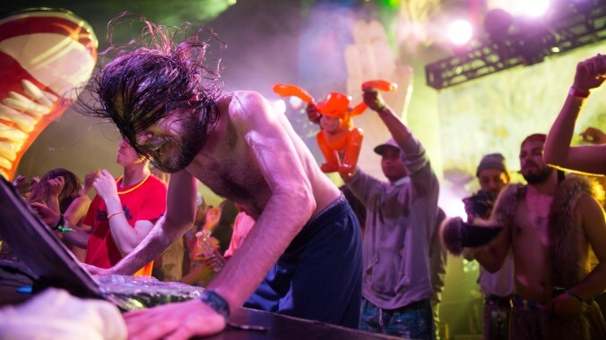 Girl Talk and his magic laptop are hitting the road for the first time in 8 years