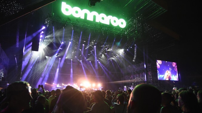 格拉斯頓伯里（Glastonbury）取消，邦納魯（Bonnaroo）因冠狀病毒而推遲