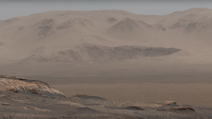 NASA continues to disappoint by sharing incredibly high-res, but alien-free photo of Martian surface