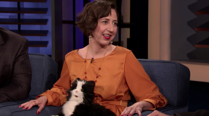 Kristen Schaal brings a robotic cat to her Conan interview, weirds us out