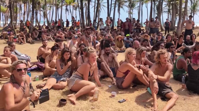 Watch a documentary about the festivalgoers trapped in Panama due to COVID-19 lockdowns