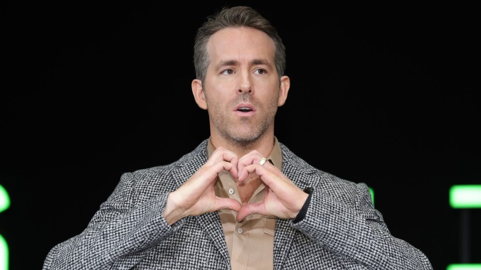 Ryan Reynolds, now $5,000 less rich, celebrates return of Vancouver woman's beloved teddy bear